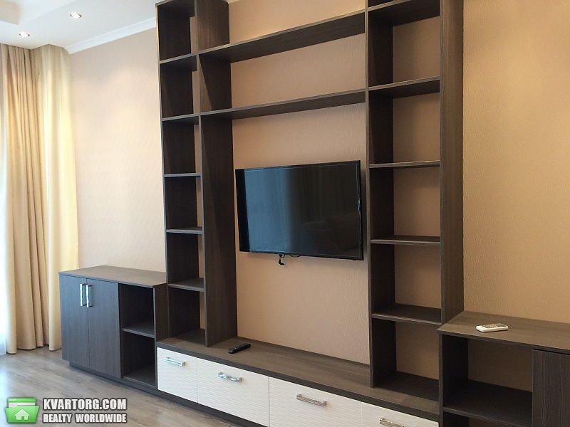 Rent out 2-room apartment. Киев,  Днепровская наб — photo 2