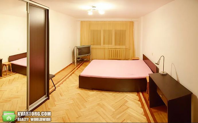 Rent out 2-room apartment. Киев,  Мичурина — photo 2