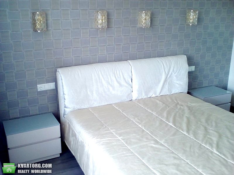 Rent out 2-room apartment. Киев,  Шамрыло — photo 2
