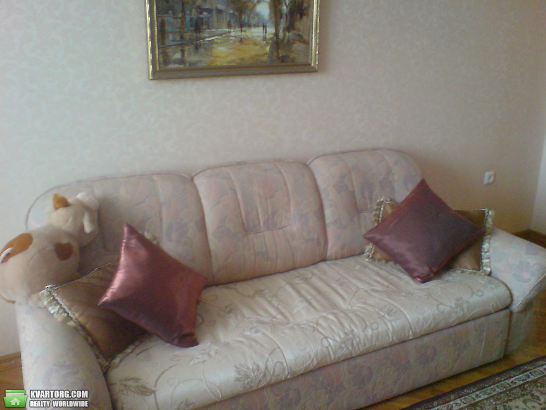 Rent out 2-room apartment. Киев,  Семьи Хохловых — photo 1