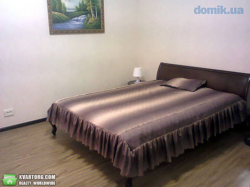 Rent out 2-room apartment. Киев,  Черновола — photo 1