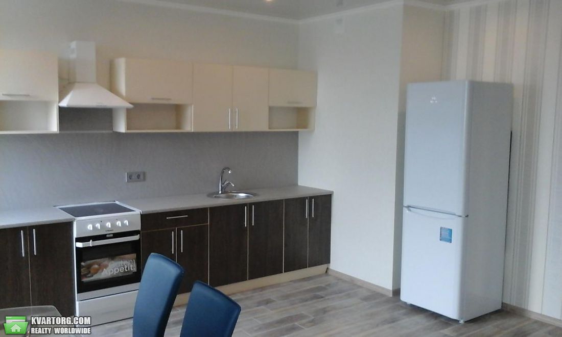 Rent out 1-room apartment. Киев,  Соборности — photo 3