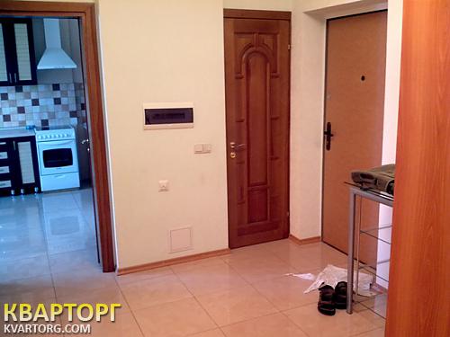 Rent out 2-room apartment. Киев,  Бажана — photo 4