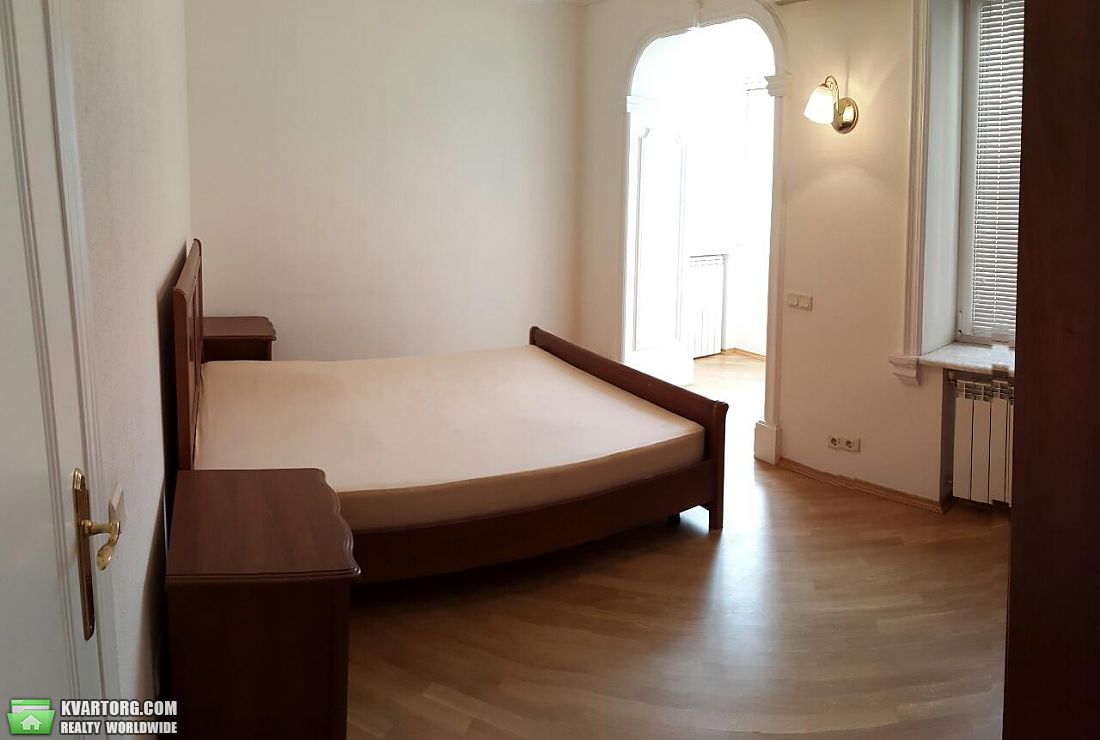 Rent out 3-room apartment. Киев,  Богдана Хмельницкого — photo 5