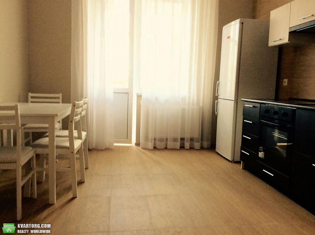 Rent out 3-room apartment. Киев,  Лебедева-Кумача — photo 6