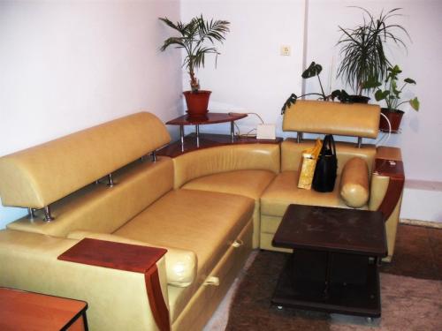 Rent out 2-room apartment. Киев,  Брюллова — photo 1