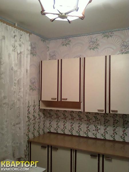 Rent out 1-room apartment. Киев,  Вересневая — photo 1