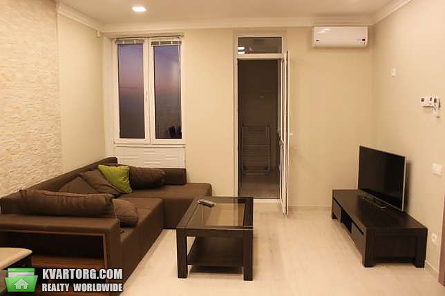Rent out 2-room apartment. Киев,  Вышгородская — photo 2