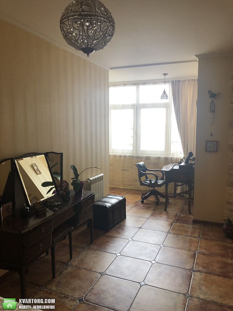 Rent out 2-room apartment. Киев,  Ревуцкого — photo 3