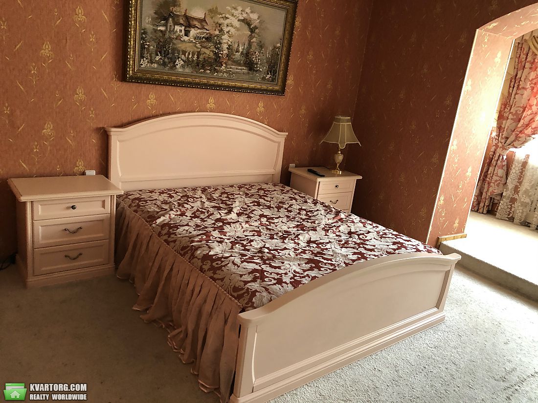 Rent out 3-room apartment. Киев,  Гоголевская — photo 1