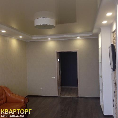 Rent out 1-room apartment. Киев, Харьковское шоссе — photo 1