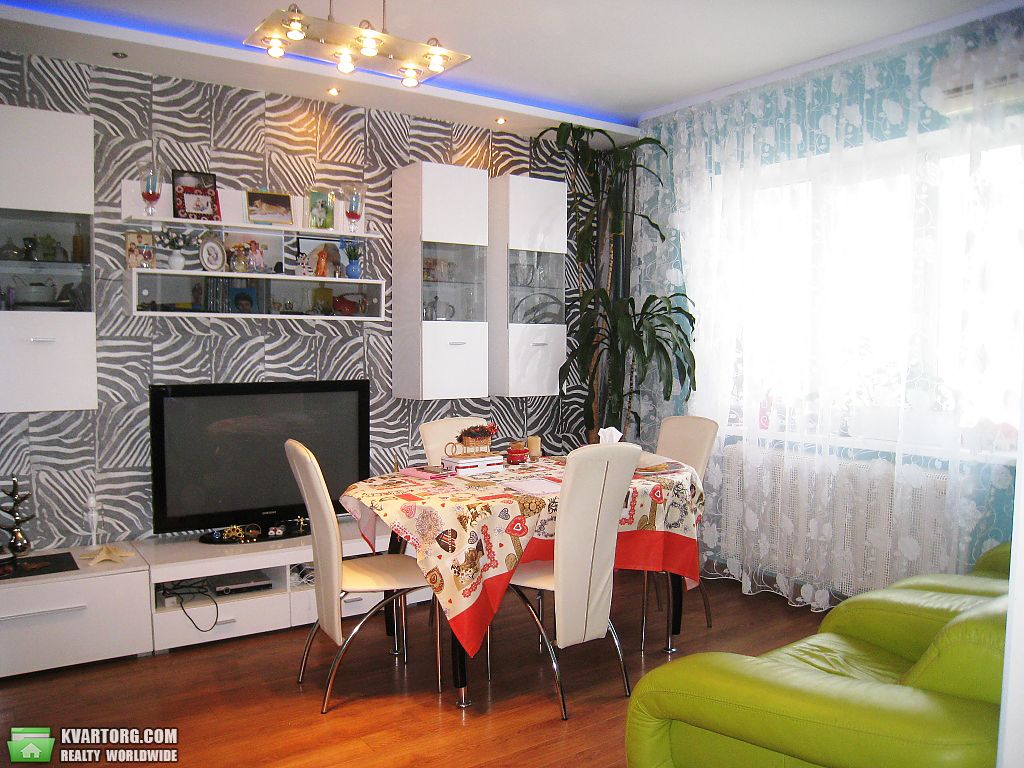 Sell 3-room apartment. Киев,  Вигуровский бул — photo 1