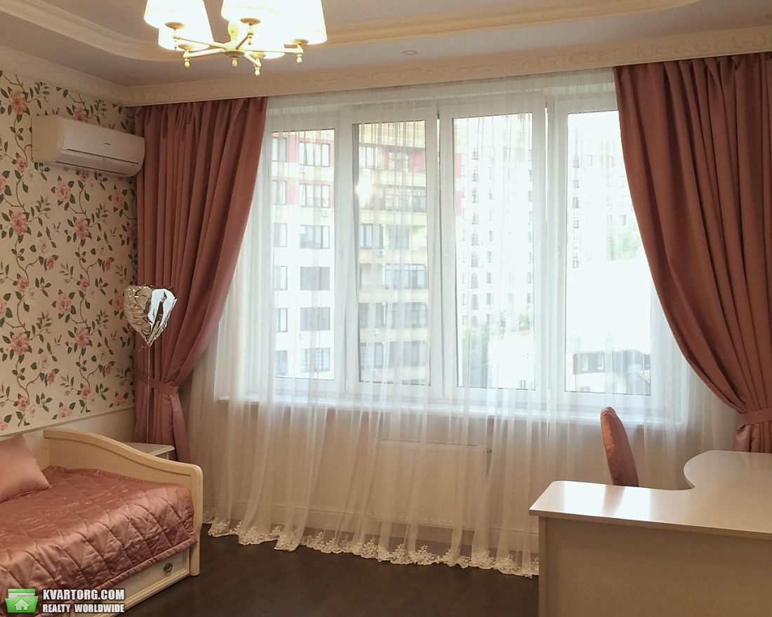 Rent out 4-room apartment. Киев,  Златоустовская — photo 8