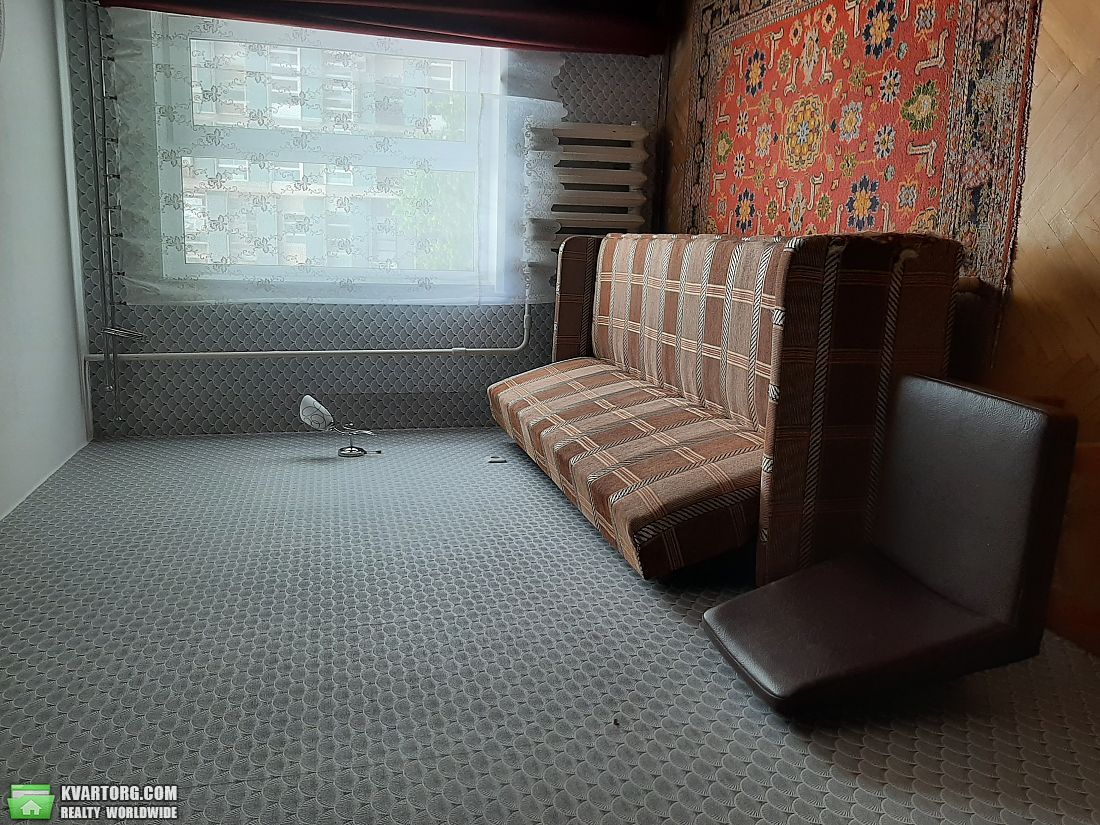 Rent out 2-room apartment. Киев, Приречная — photo 4