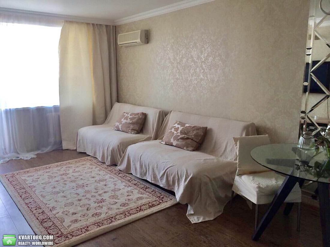 Rent out 2-room apartment. Киев,  Голосеевская — photo 2