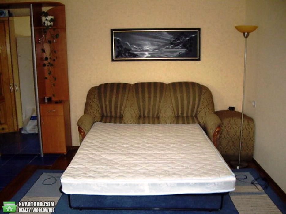 Rent out 1-room apartment. Киев,  Курнатовского — photo 1