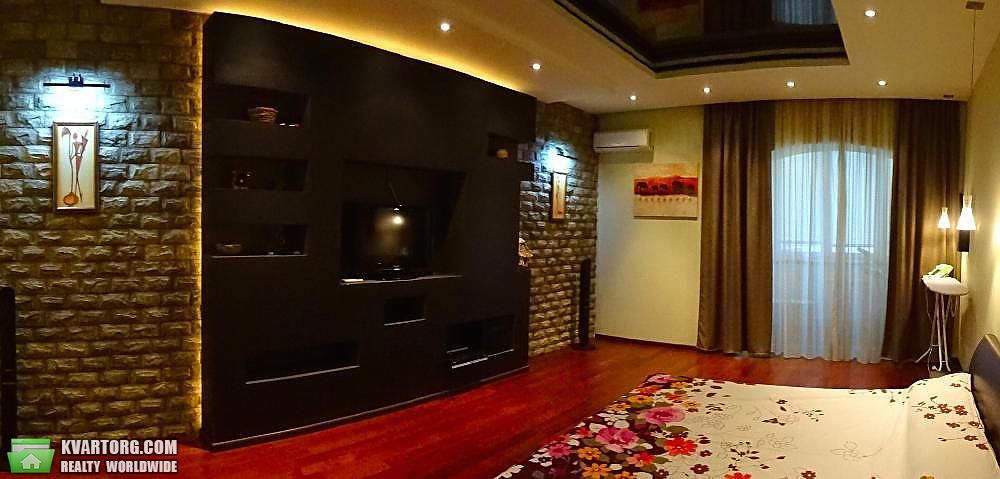 Rent out 2-room apartment. Киев,  Черновола — photo 3