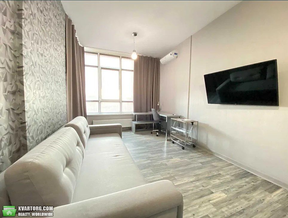 Rent out 2-room apartment. Киев, Джона Маккейна — photo 1