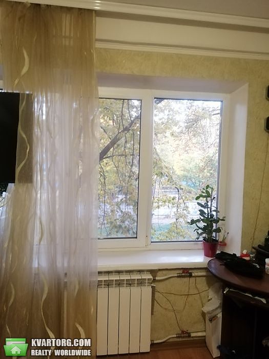 Sell 3-room apartment. Киев,  Салютная — photo 1
