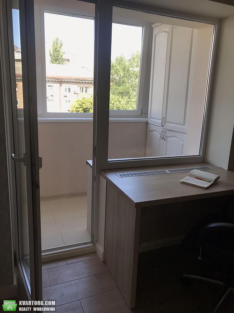 Rent out 3-room apartment. Киев,  Жилянская — photo 5
