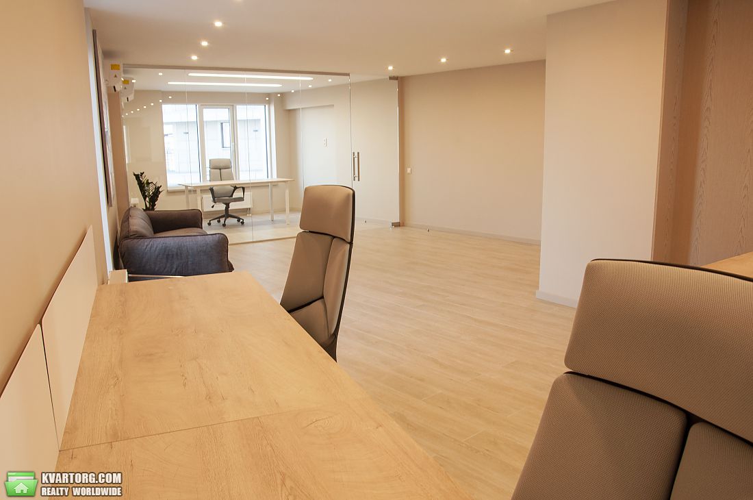 Rent out office. Киев, Бусловская — photo 8