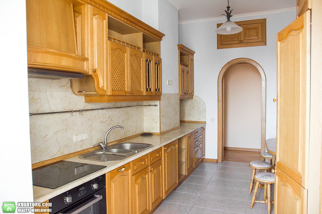Rent out 3-room apartment. Киев,  Малоподвальная — photo 4