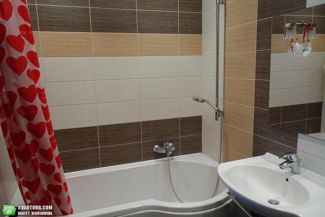 Rent out 3-room apartment. Киев,  Паньковская — photo 10