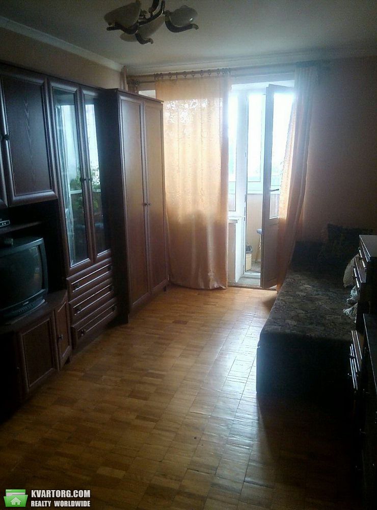 Rent out 3-room apartment. Киев,  Голосеевская — photo 4