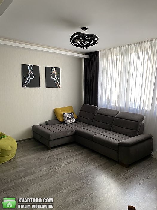 Rent out 3-room apartment. Киев,  Пчелки — photo 1