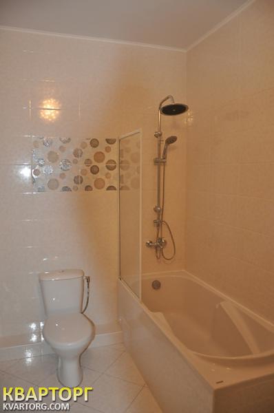 Rent out 2-room apartment. Киев,  Днепровская наб — photo 4