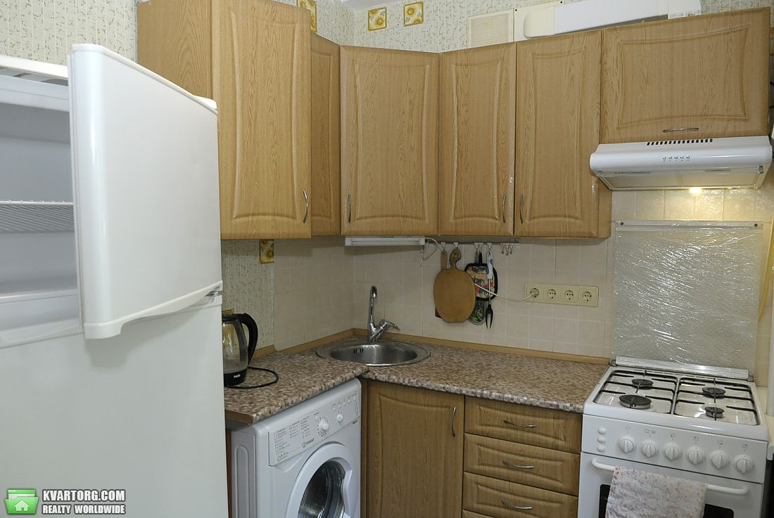Rent out 2-room apartment. Киев,  Мартиросяна — photo 5