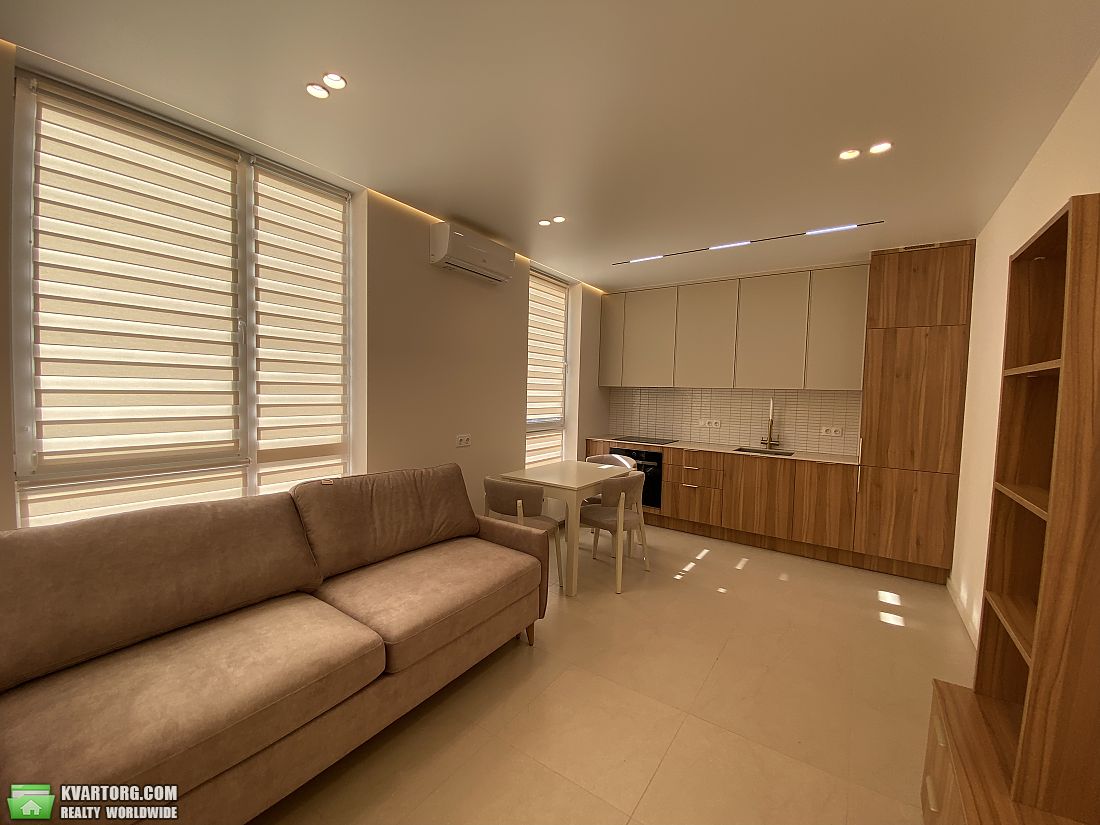 Rent out 2-room apartment. Киев, Салютна — photo 3