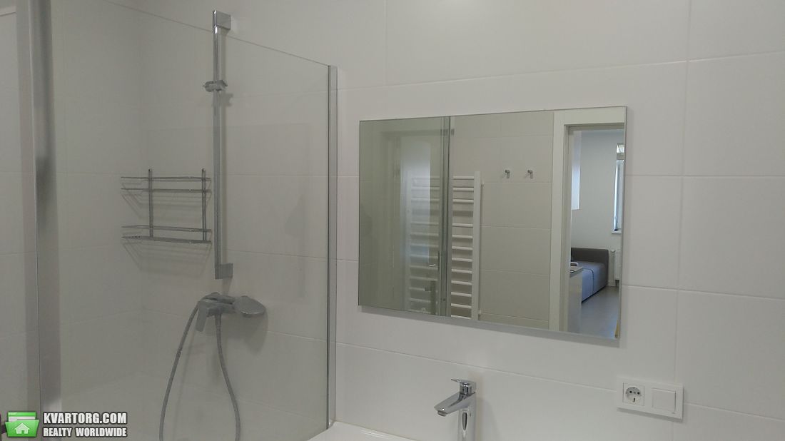 Rent out 2-room apartment. Киев,  Белорусская — photo 7
