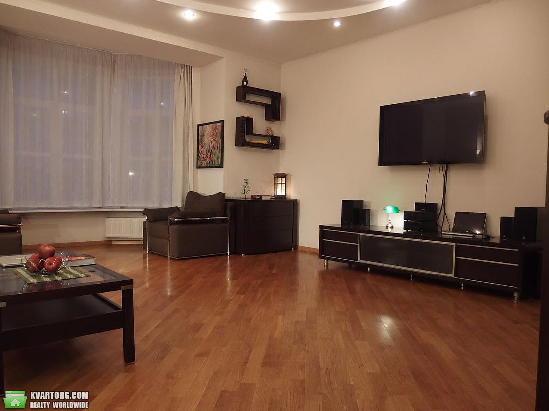 Rent out 2-room apartment. Киев,  Гончара — photo 1