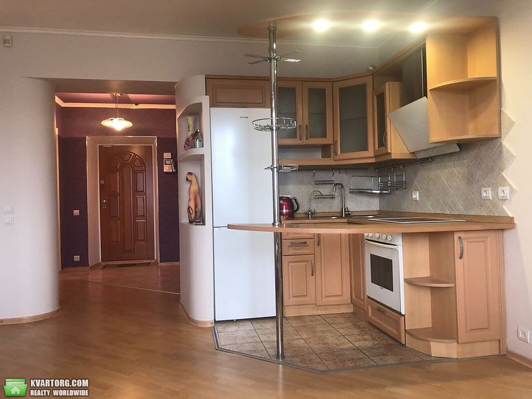 Sell 2-room apartment. Киев,  Старонаводницкая — photo 1