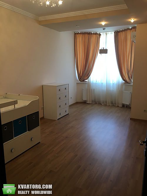 Rent out 3-room apartment. Киев,  Лабораторный пер — photo 8