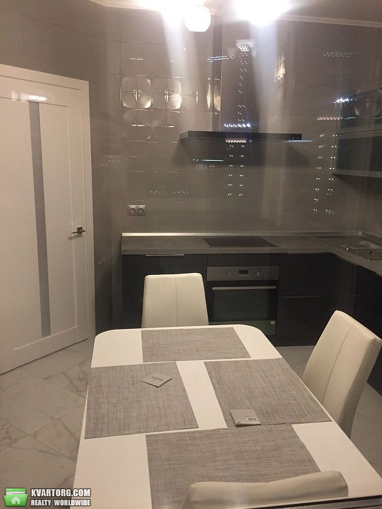 Rent out 2-room apartment. Киев,  Драгомирова — photo 1