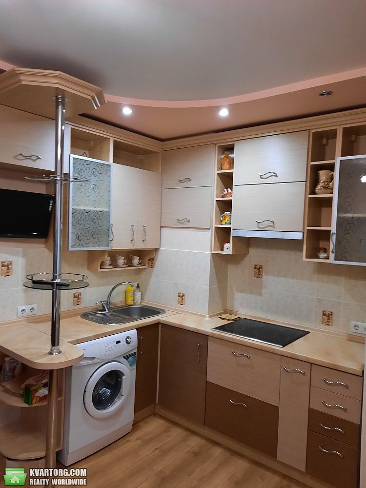 Rent out 2-room apartment. Киев, Олевская — photo 5