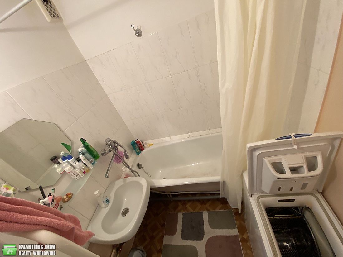 Rent out 2-room apartment. Киев,  Бережанская — photo 9