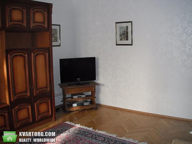 Rent out 3-room apartment. Киев,  Предславинская — photo 1