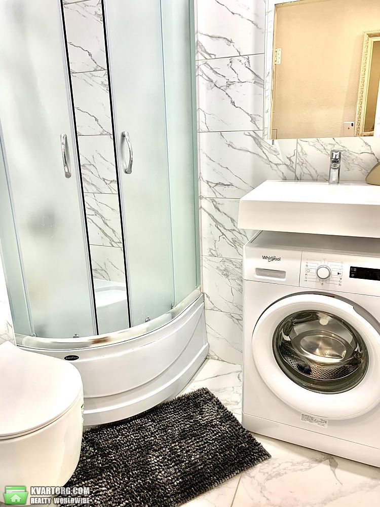 Rent out 2-room apartment. Киев,  Жилянская — photo 10