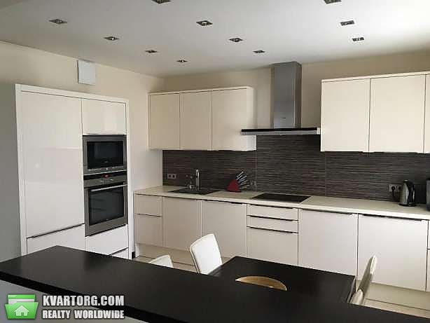 Rent out 2-room apartment. Киев,  Забилы — photo 1