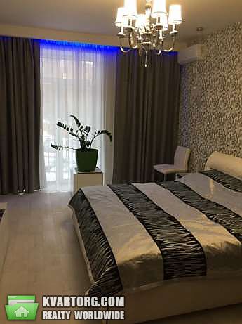 Rent out 2-room apartment. Киев,  Кловский спуск — photo 6