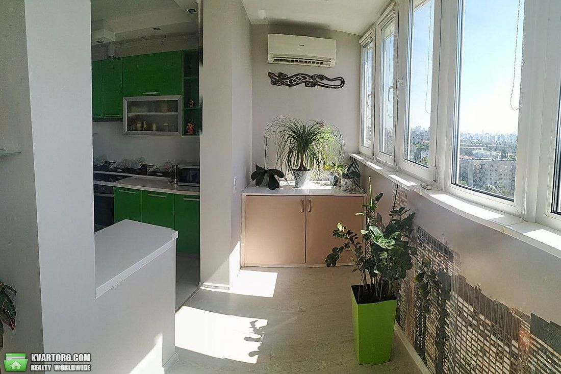 Rent out 2-room apartment. Киев, Сикорского — photo 10