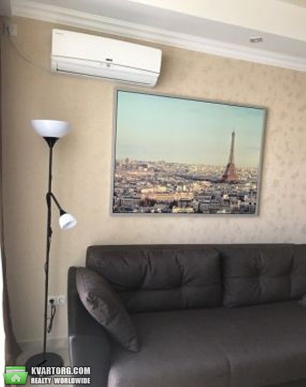 Sell 3-room apartment. Киев,  Щорса — photo 1