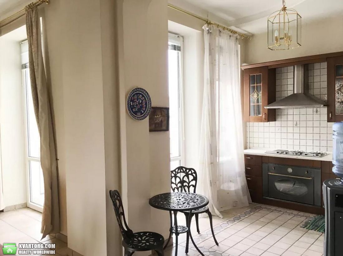Rent out 3-room apartment. Киев,  Леонтовича — photo 3