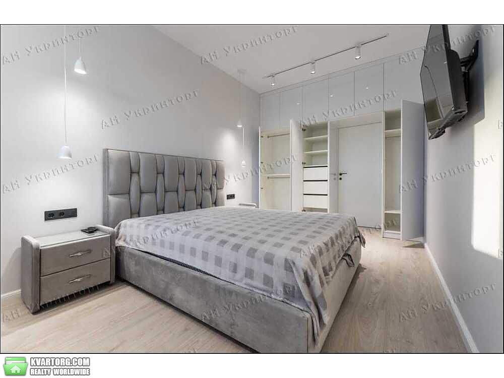 Rent out 2-room apartment. Киев,  Никольско-Слободская — photo 1