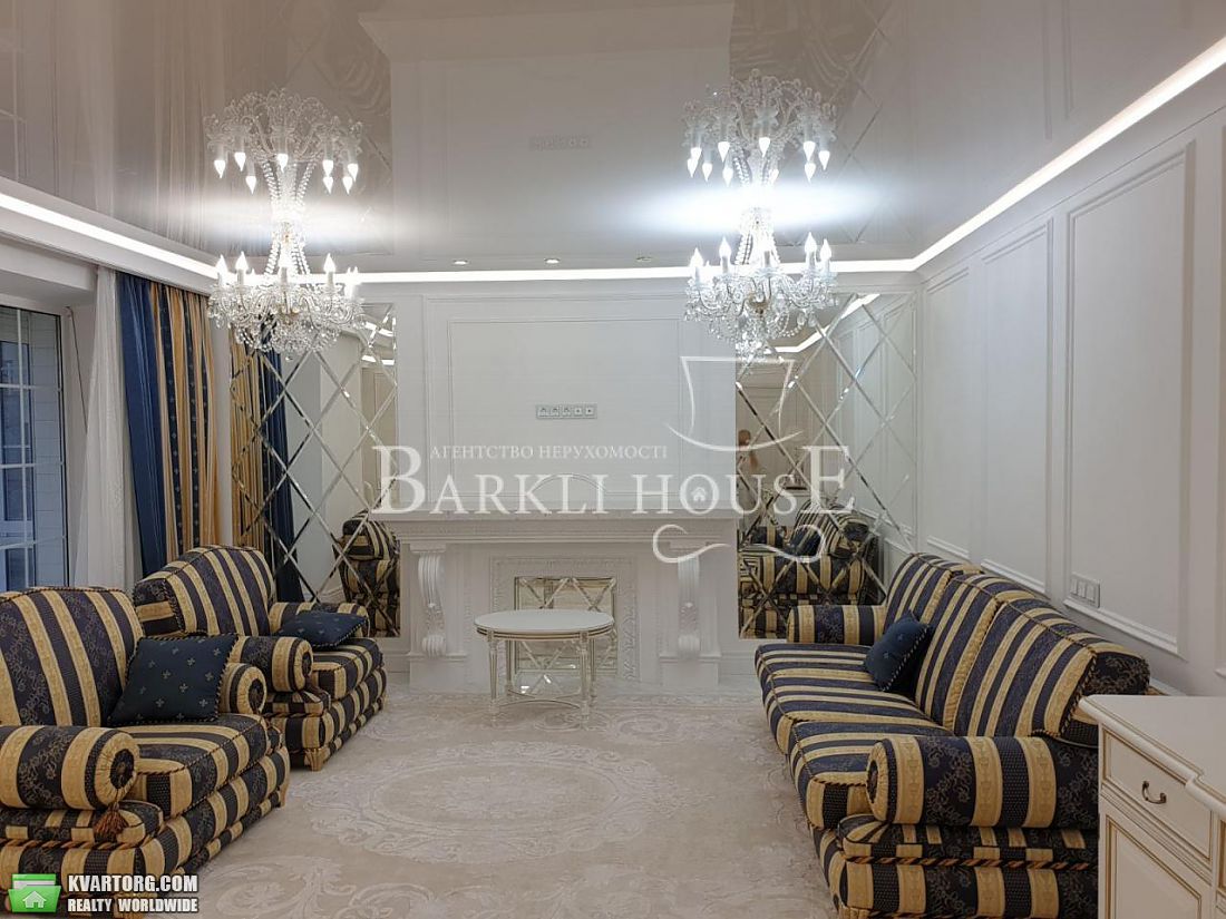 Rent out 4-room apartment. Киев,  Нижний Вал — photo 1