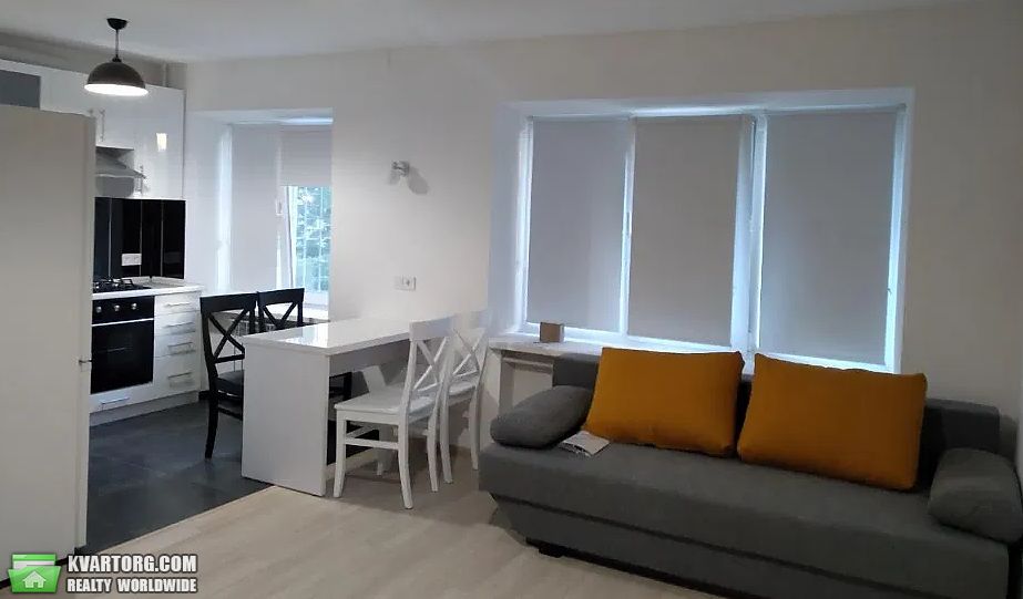 Rent out 2-room apartment. Киев,  Матыкина — photo 2