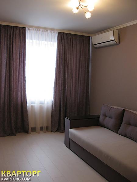 Rent out 2-room apartment. Киев,  Ревуцкого — photo 4